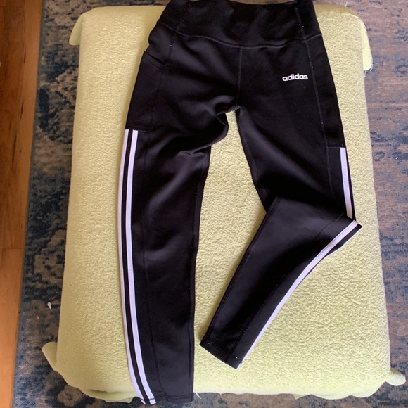 Adidas 3 striped pocket high waste leggings. CLIMALITE . Size medium. - Picture 8 of 9